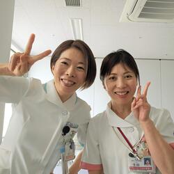 認定看護師　松本（左）、生田（右）